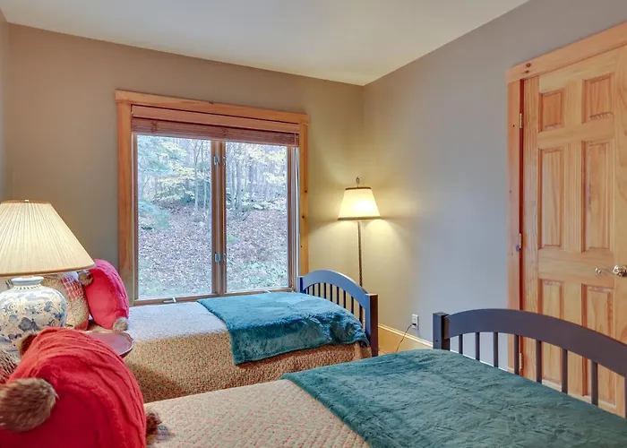 Ski-In/Ski-Out W/ Sauna In Jay Ski Peak Resort!
